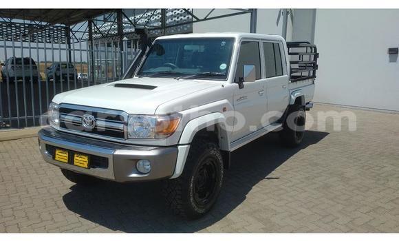 اشتري مستعمل Toyota Land Cruiser White سيارة في Maseru في Maseru اشتري مستعمل Toyota Land Cruiser White سيارة في Maseru في Maseru