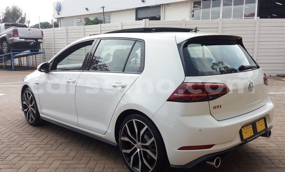 اشتري مستعمل Volkswagen Golf GTI White سيارة في Maseru في Maseru اشتري مستعمل Volkswagen Golf GTI White سيارة في Maseru في Maseru