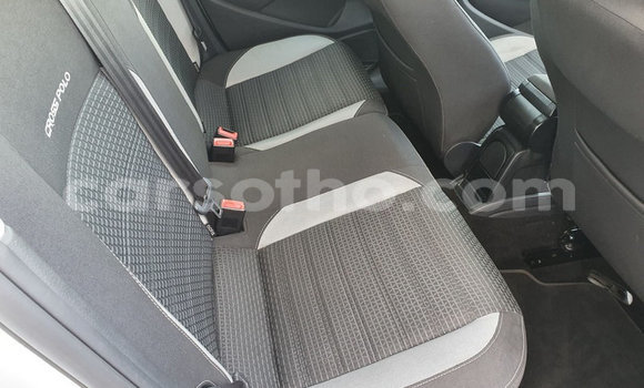 Buy Used Volkswagen Polo White Car in Mafeteng in Mafeteng Buy Used Volkswagen Polo White Car in Mafeteng in Mafeteng