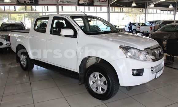 Sayi Na hannu Isuzu KB White Mota in Peka a Leribe Sayi Na hannu Isuzu KB White Mota in Peka a Leribe