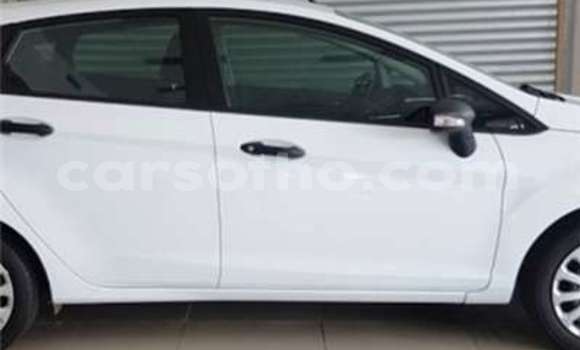 Sayi Na hannu Ford Fiesta White Mota in Butha Buthe a Butha-Buthe