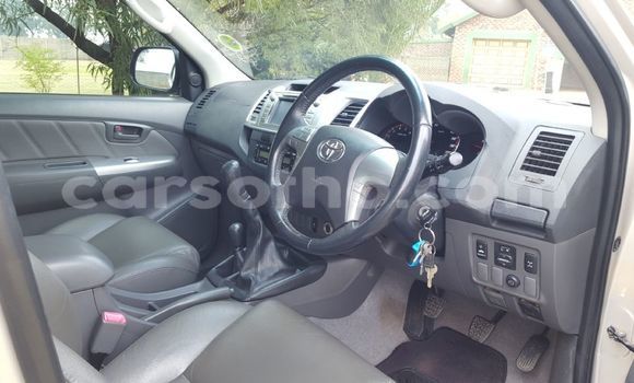 Sayi Na hannu Toyota Hilux Green Mota in Mafeteng a Mafeteng Sayi Na hannu Toyota Hilux Green Mota in Mafeteng a Mafeteng