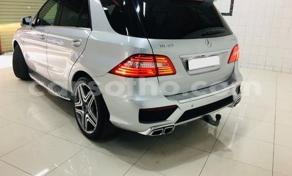 Sayi Na hannu Mercedes-Benz ML–Class Silver Mota in Hlotse a Leribe Sayi Na hannu Mercedes-Benz ML–Class Silver Mota in Hlotse a Leribe