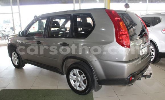 Sayi Na hannu Nissan X–Trail Silver Mota in Teyateyaneng a Berea Sayi Na hannu Nissan X–Trail Silver Mota in Teyateyaneng a Berea