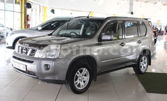 Sayi Na hannu Nissan X–Trail Silver Mota in Teyateyaneng a Berea Sayi Na hannu Nissan X–Trail Silver Mota in Teyateyaneng a Berea