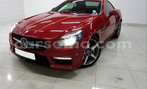 Sayi Na hannu Mercedes-Benz SLS AMG Red Mota in Hlotse a Leribe Sayi Na hannu Mercedes-Benz SLS AMG Red Mota in Hlotse a Leribe