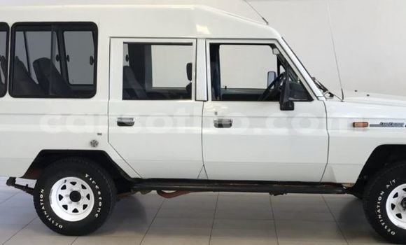 Acheter Occasion Voiture Toyota Land Cruiser Blanc à Butha–Buthe, Thaba-Tseka Acheter Occasion Voiture Toyota Land Cruiser Blanc à Butha–Buthe, Thaba-Tseka