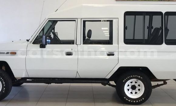 Acheter Occasion Voiture Toyota Land Cruiser Blanc à Butha–Buthe, Thaba-Tseka Acheter Occasion Voiture Toyota Land Cruiser Blanc à Butha–Buthe, Thaba-Tseka