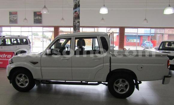 Buy Used Mahindra Armada White Car in Maseru in Maseru Buy Used Mahindra Armada White Car in Maseru in Maseru