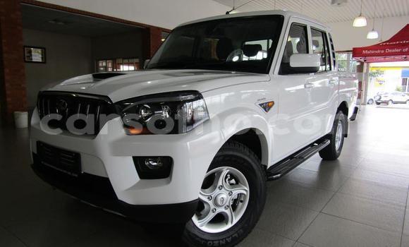 Buy Used Mahindra Armada White Car in Maseru in Maseru Buy Used Mahindra Armada White Car in Maseru in Maseru