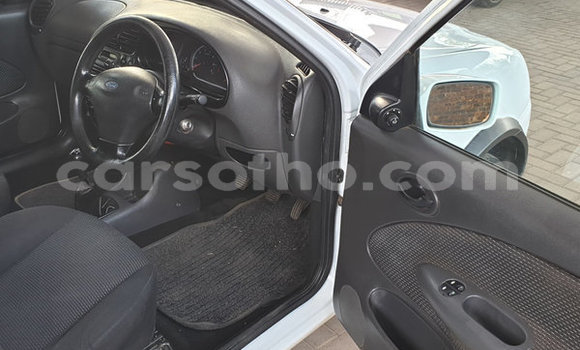 Acheter Occasion Voiture Ford B-MAX Blanc à Mafeteng, Mafeteng Acheter Occasion Voiture Ford B-MAX Blanc à Mafeteng, Mafeteng