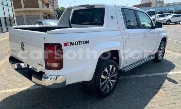 Sayi Na hannu Volkswagen Amarok White Mota in Maseru a Maseru Sayi Na hannu Volkswagen Amarok White Mota in Maseru a Maseru