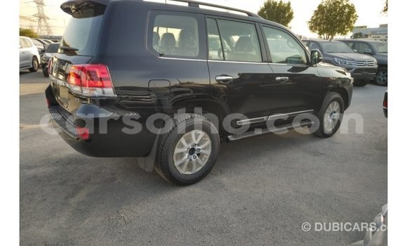 Acheter Import Voiture Toyota Land Cruiser Noir à Import - Dubai, Maseru Acheter Import Voiture Toyota Land Cruiser Noir à Import - Dubai, Maseru