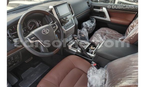 Acheter Import Voiture Toyota Land Cruiser Noir à Import - Dubai, Maseru Acheter Import Voiture Toyota Land Cruiser Noir à Import - Dubai, Maseru