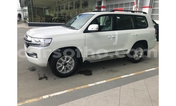 Buy Import Toyota Land Cruiser White Car in Import - Dubai in Maseru Buy Import Toyota Land Cruiser White Car in Import - Dubai in Maseru