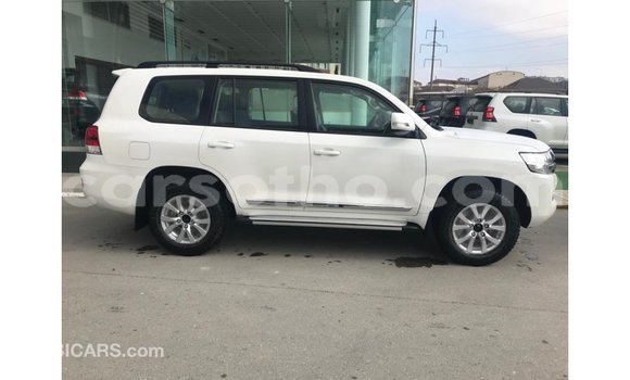 Buy Import Toyota Land Cruiser White Car in Import - Dubai in Maseru Buy Import Toyota Land Cruiser White Car in Import - Dubai in Maseru