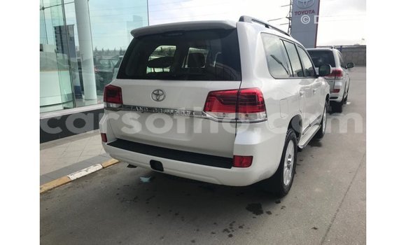 Buy Import Toyota Land Cruiser White Car in Import - Dubai in Maseru Buy Import Toyota Land Cruiser White Car in Import - Dubai in Maseru