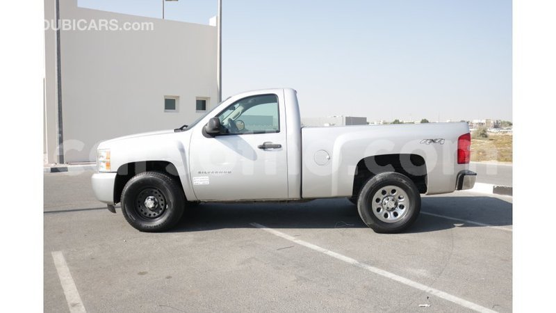 Big with watermark chevrolet silverado maseru import dubai 13296
