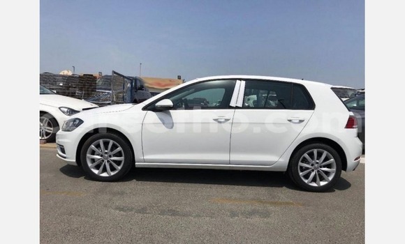 Acheter Occasion Voiture Volkswagen Golf Blanc à Maputsoe, Leribe Acheter Occasion Voiture Volkswagen Golf Blanc à Maputsoe, Leribe