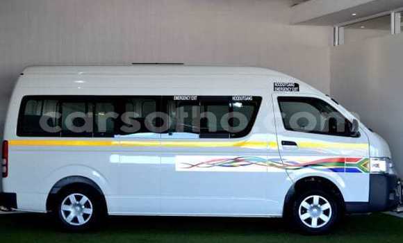 Sayi Na hannu Toyota Pickup White Mota in Butha–Buthe a Thaba-Tseka Sayi Na hannu Toyota Pickup White Mota in Butha–Buthe a Thaba-Tseka