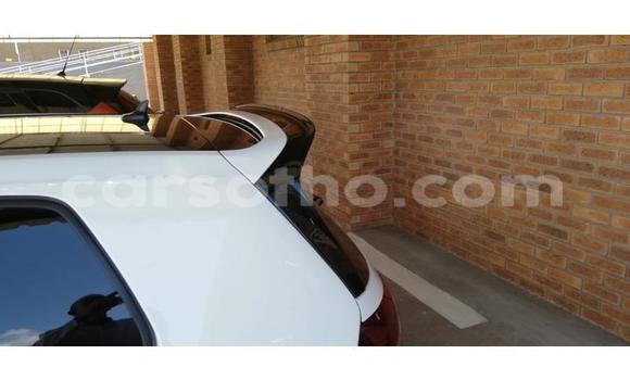 اشتري مستعمل Volkswagen Golf GTI White سيارة في Maseru في Maseru اشتري مستعمل Volkswagen Golf GTI White سيارة في Maseru في Maseru