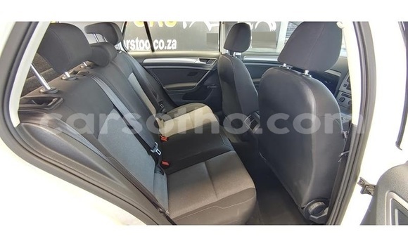 Sayi Na hannu Volkswagen Polo White Mota in Maseru a Maseru Sayi Na hannu Volkswagen Polo White Mota in Maseru a Maseru