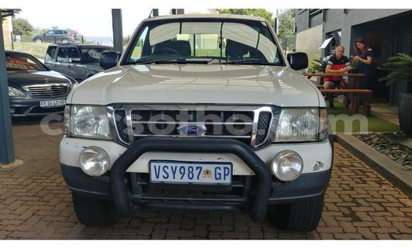 Sayi Na hannu Ford Ranger White Mota in Maseru a Maseru Sayi Na hannu Ford Ranger White Mota in Maseru a Maseru
