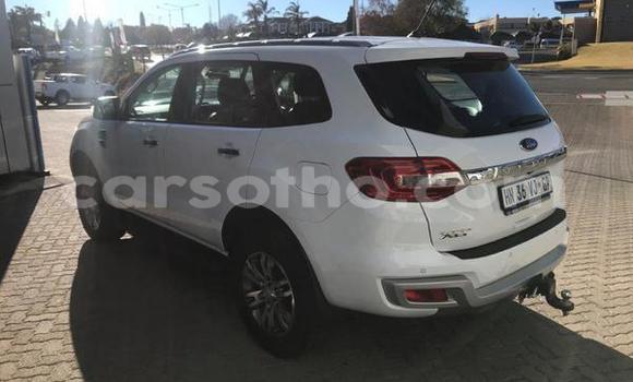 Buy Used Ford Everest White Car in Maputsoa in Leribe Buy Used Ford Everest White Car in Maputsoa in Leribe