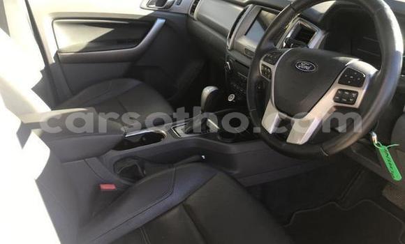 Buy Used Ford Everest White Car in Maputsoa in Leribe Buy Used Ford Everest White Car in Maputsoa in Leribe