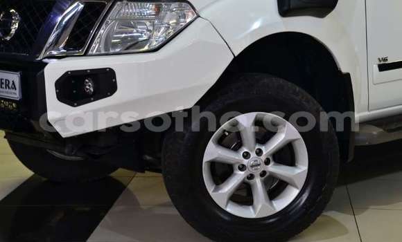 Buy Used Nissan Pathfinder White Car in Maputsoe in Leribe Buy Used Nissan Pathfinder White Car in Maputsoe in Leribe