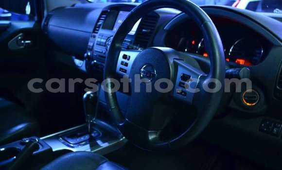 Buy Used Nissan Pathfinder White Car in Maputsoe in Leribe Buy Used Nissan Pathfinder White Car in Maputsoe in Leribe