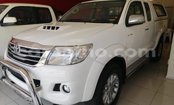اشتري مستعمل Toyota Hilux White سيارة في Maseru في Maseru اشتري مستعمل Toyota Hilux White سيارة في Maseru في Maseru