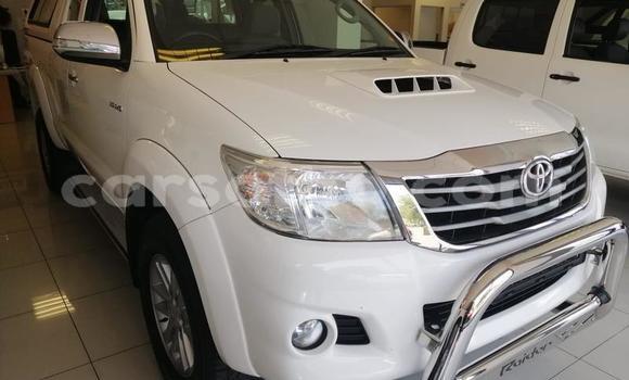 اشتري مستعمل Toyota Hilux White سيارة في Maseru في Maseru اشتري مستعمل Toyota Hilux White سيارة في Maseru في Maseru