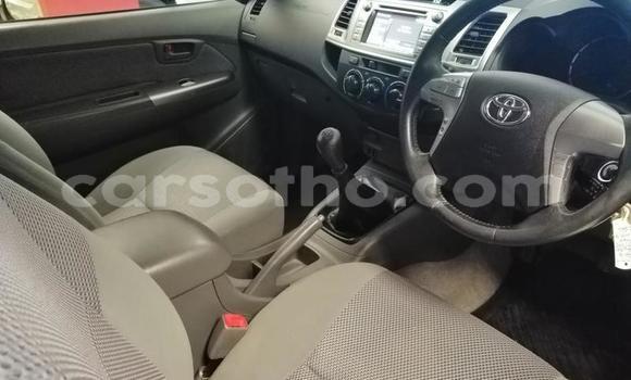 اشتري مستعمل Toyota Hilux White سيارة في Maseru في Maseru اشتري مستعمل Toyota Hilux White سيارة في Maseru في Maseru