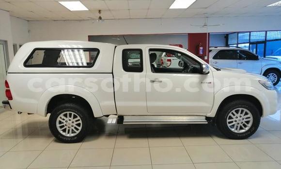 اشتري مستعمل Toyota Hilux White سيارة في Maseru في Maseru اشتري مستعمل Toyota Hilux White سيارة في Maseru في Maseru