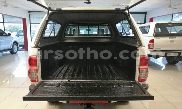 اشتري مستعمل Toyota Hilux White سيارة في Maseru في Maseru اشتري مستعمل Toyota Hilux White سيارة في Maseru في Maseru