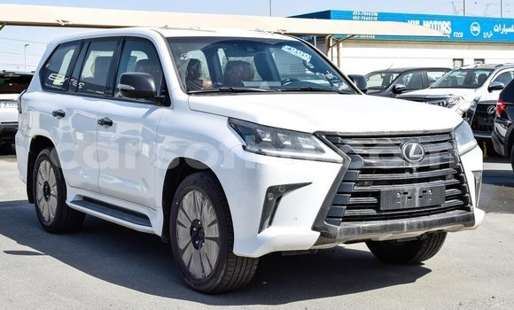 Acheter Import Voiture Lexus LX Blanc à Import - Dubai, Maseru Acheter Import Voiture Lexus LX Blanc à Import - Dubai, Maseru
