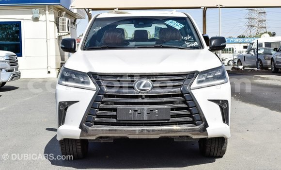 Acheter Import Voiture Lexus LX Blanc à Import - Dubai, Maseru Acheter Import Voiture Lexus LX Blanc à Import - Dubai, Maseru