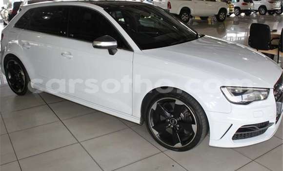 Sayi Na hannu Audi S3 White Mota in Maseru a Maseru Sayi Na hannu Audi S3 White Mota in Maseru a Maseru