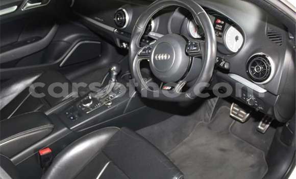 Sayi Na hannu Audi S3 White Mota in Maseru a Maseru Sayi Na hannu Audi S3 White Mota in Maseru a Maseru