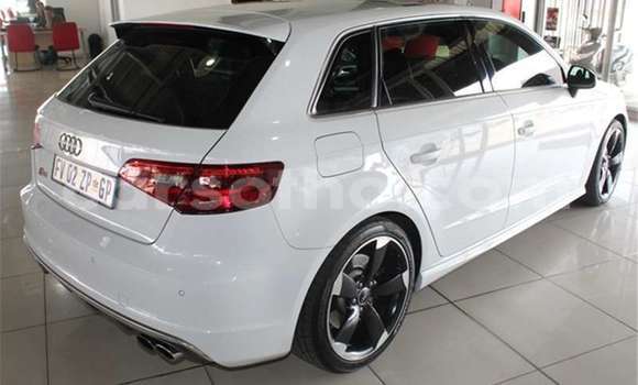 Sayi Na hannu Audi S3 White Mota in Maseru a Maseru Sayi Na hannu Audi S3 White Mota in Maseru a Maseru