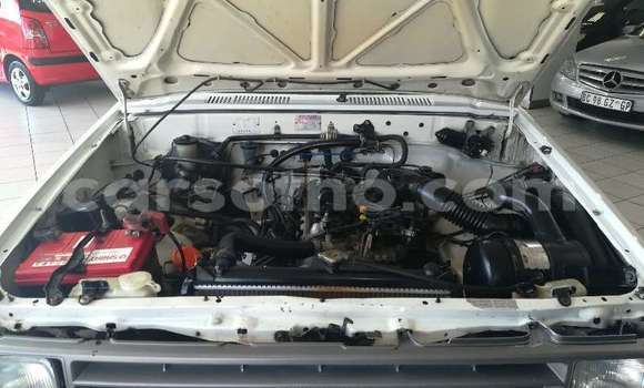 Sayi Na hannu Toyota Hilux White Mota in Maseru a Maseru Sayi Na hannu Toyota Hilux White Mota in Maseru a Maseru