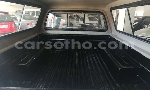 Sayi Na hannu Toyota Hilux White Mota in Maseru a Maseru Sayi Na hannu Toyota Hilux White Mota in Maseru a Maseru