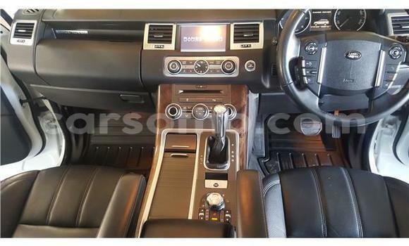 Acheter Occasion Voiture Land Rover Range Rover Sport Blanc à Maseru, Maseru Acheter Occasion Voiture Land Rover Range Rover Sport Blanc à Maseru, Maseru