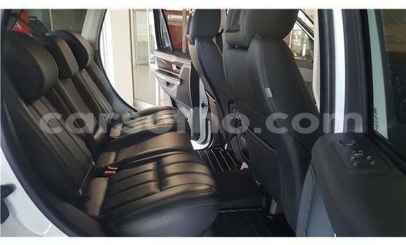 Acheter Occasion Voiture Land Rover Range Rover Sport Blanc à Maseru, Maseru Acheter Occasion Voiture Land Rover Range Rover Sport Blanc à Maseru, Maseru