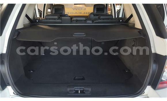 Acheter Occasion Voiture Land Rover Range Rover Sport Blanc à Maseru, Maseru Acheter Occasion Voiture Land Rover Range Rover Sport Blanc à Maseru, Maseru