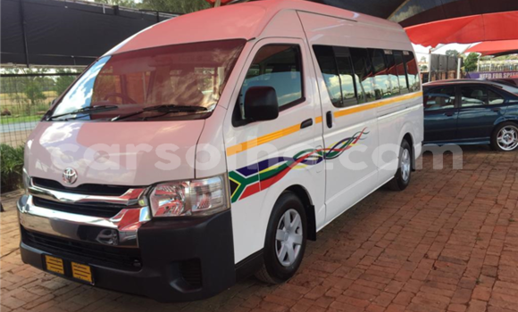 Acheter Occasion Voiture Toyota iQ Blanc à Maseru, Maseru Acheter Occasion Voiture Toyota iQ Blanc à Maseru, Maseru