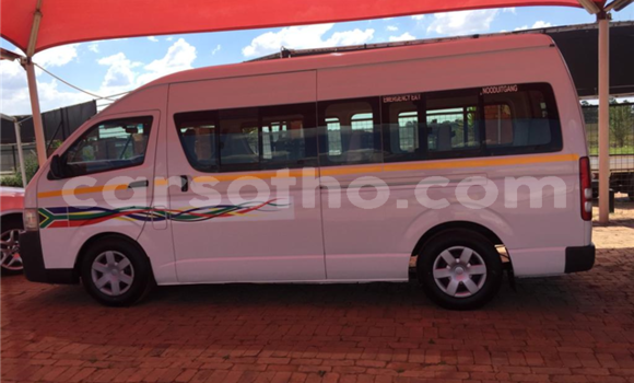 Acheter Occasion Voiture Toyota iQ Blanc à Maseru, Maseru Acheter Occasion Voiture Toyota iQ Blanc à Maseru, Maseru