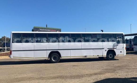 اشتري مستعمل Hino Ranger White شاحنة في Maputsoe في Leribe اشتري مستعمل Hino Ranger White شاحنة في Maputsoe في Leribe