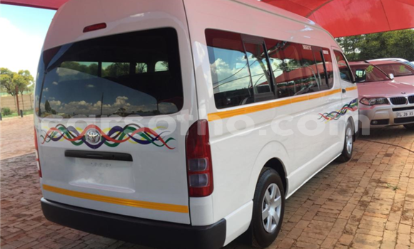 Acheter Occasion Voiture Toyota iQ Blanc à Maseru, Maseru Acheter Occasion Voiture Toyota iQ Blanc à Maseru, Maseru